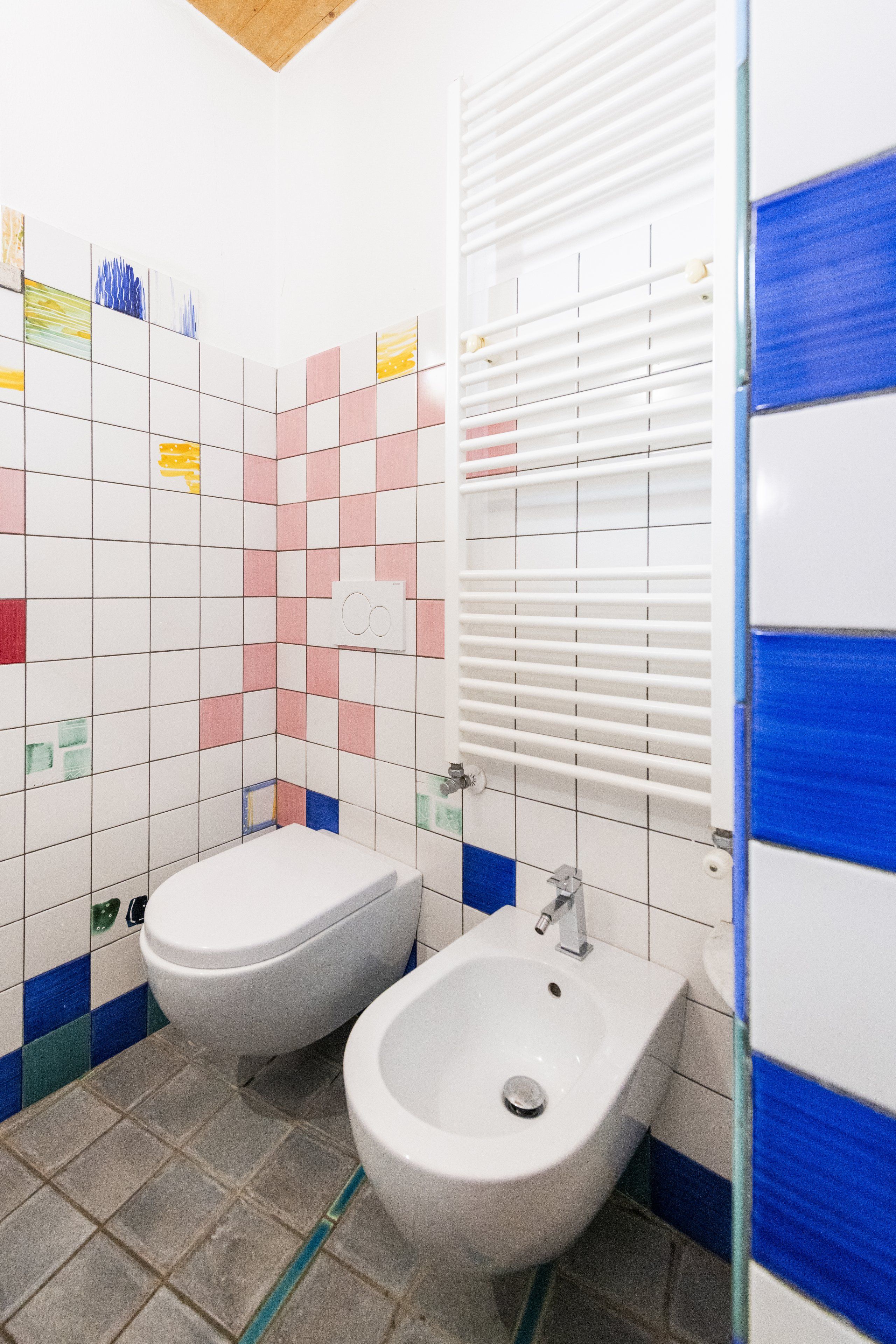 Bagno con maioliche