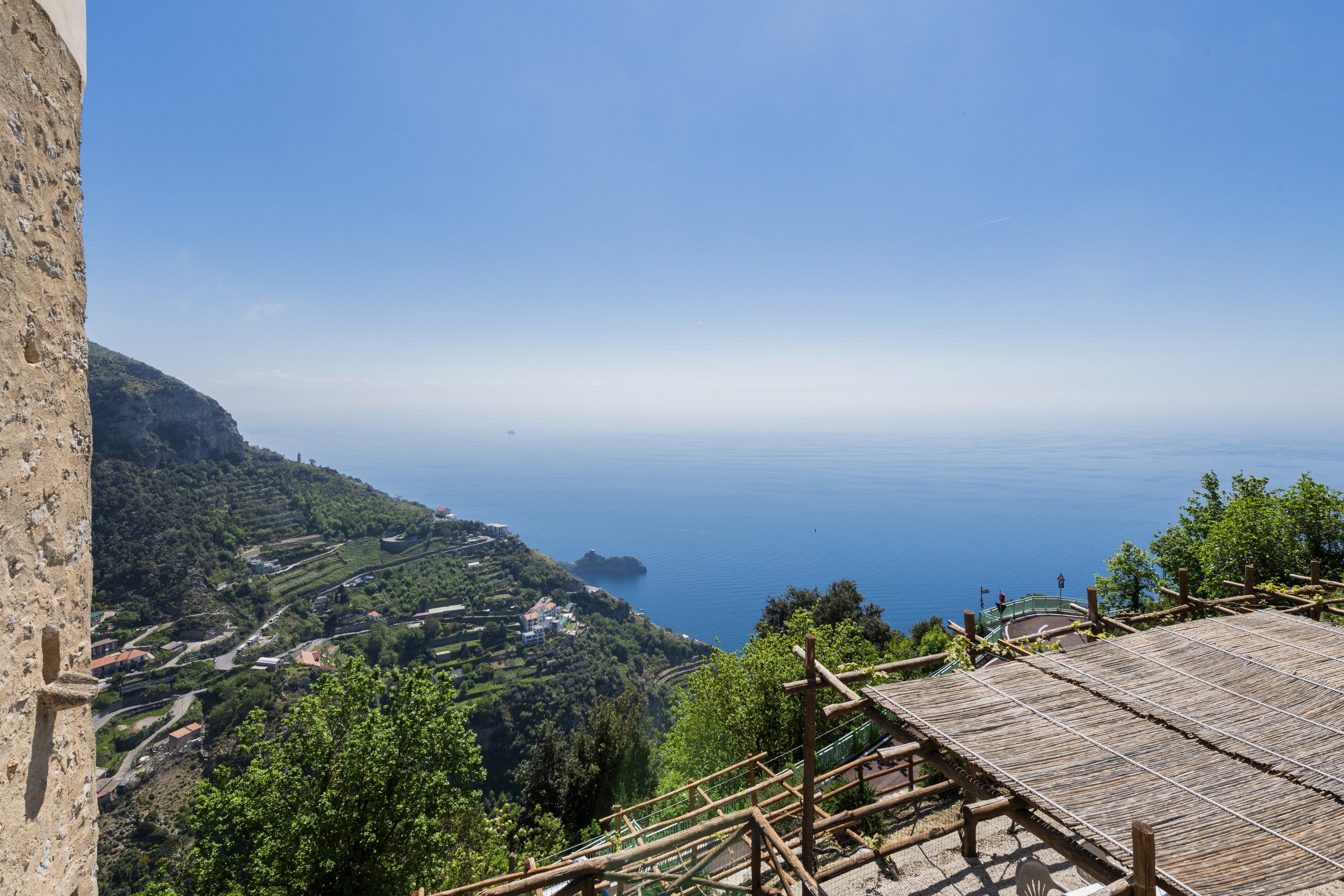 Scorcio della villa affacciata sulla Costiera Amalfitana